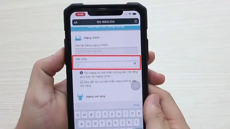 Chọn SSID của router chính và nhập mật khẩu để nối mạng