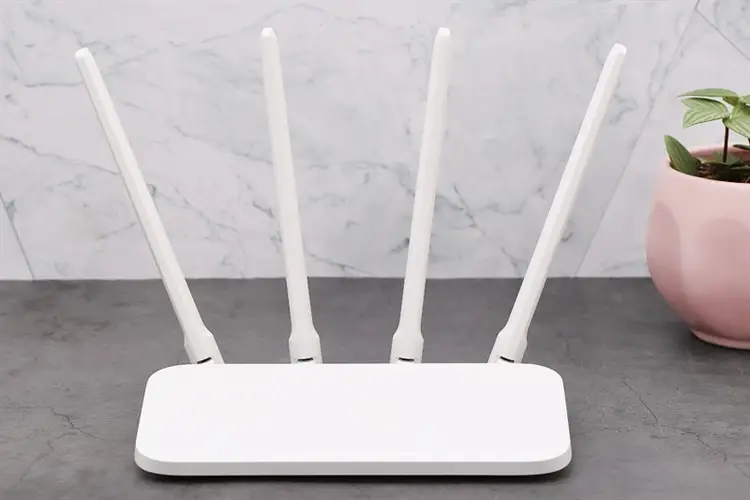 Đặt router gần khu vực làm việc để sóng ổn định, laptop kết nối nhanh