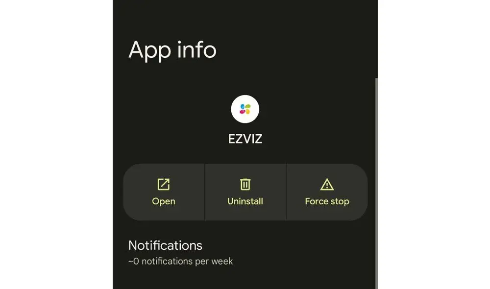Tải và cập nhật ứng dụng Ezviz mới nhất trước khi cài lại camera để đảm bảo tương thích