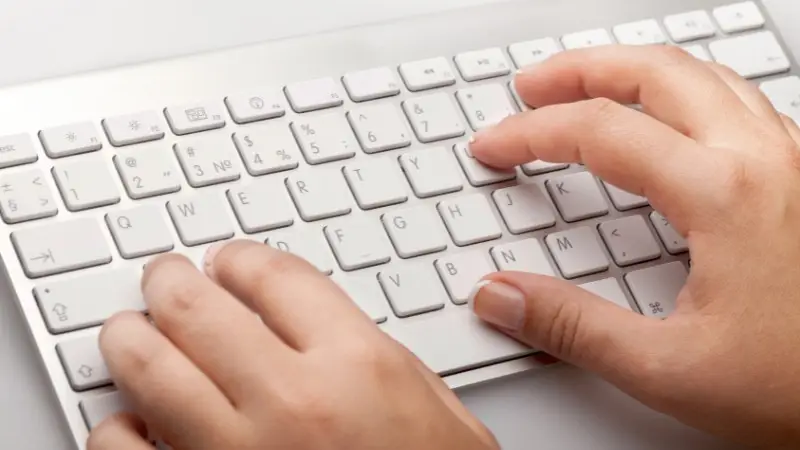 Sử dụng phím tắt Fn để bật Wi‑Fi nhanh trên laptop Windows